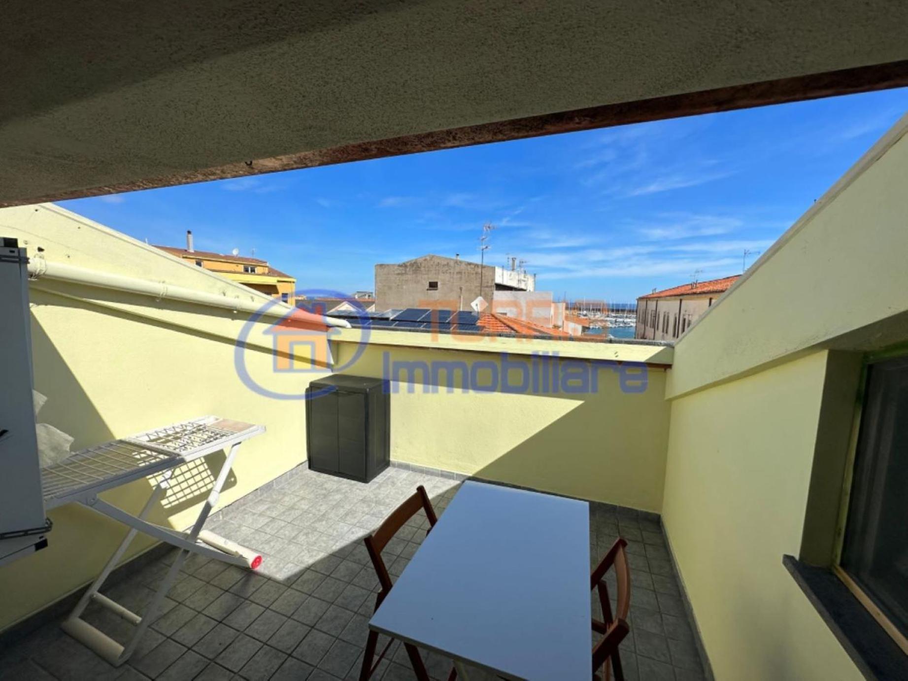 La Mansarda Di Via Galilei Apartman Porto Torres Kültér fotó